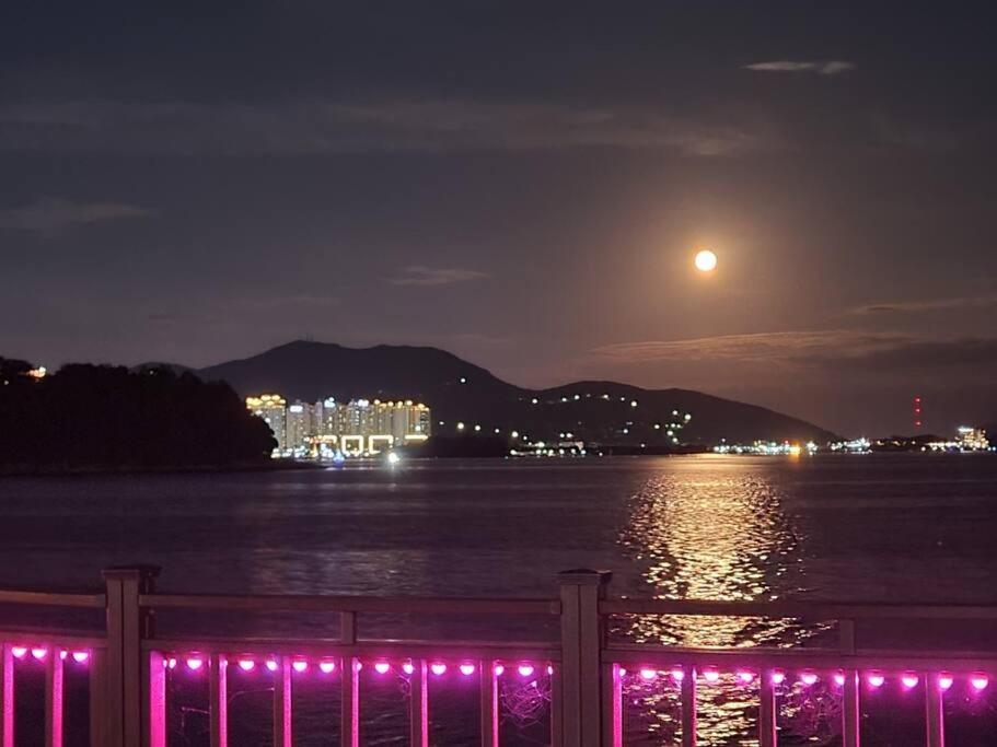 The Castle Ocean Marina Double Suite Yeosu Luaran gambar